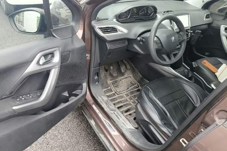 Used Peugeot 2008 2014 1.6L Manual Fashion Edition Driver Seat