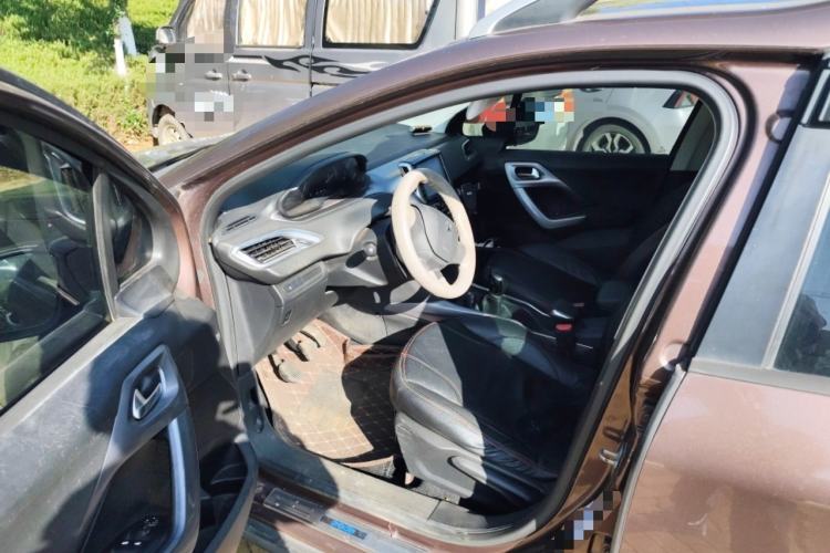 Used Peugeot 2008 2014 1.6L Manual Trend Edition Driver Seat