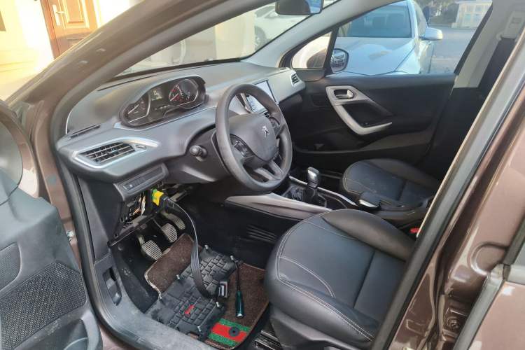 Used Peugeot 2008 2014 1.6L Manual Fashion Edition Driver Seat