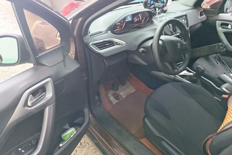 Used Peugeot 2008 2014 1.6L Manual Fashion Edition Driver Seat