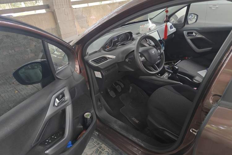 Used Peugeot 2008 2014 1.6L Manual Fashion Edition Driver Seat