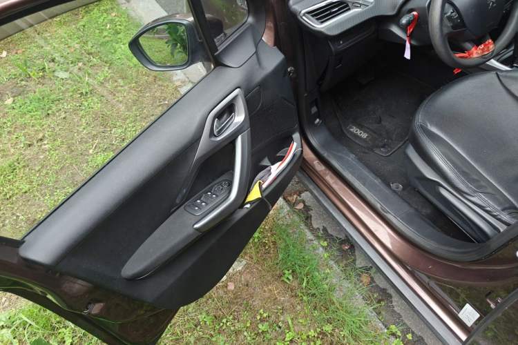 Used Peugeot 2008 2014 1.6L Automatic Fashion Edition Driver Seat