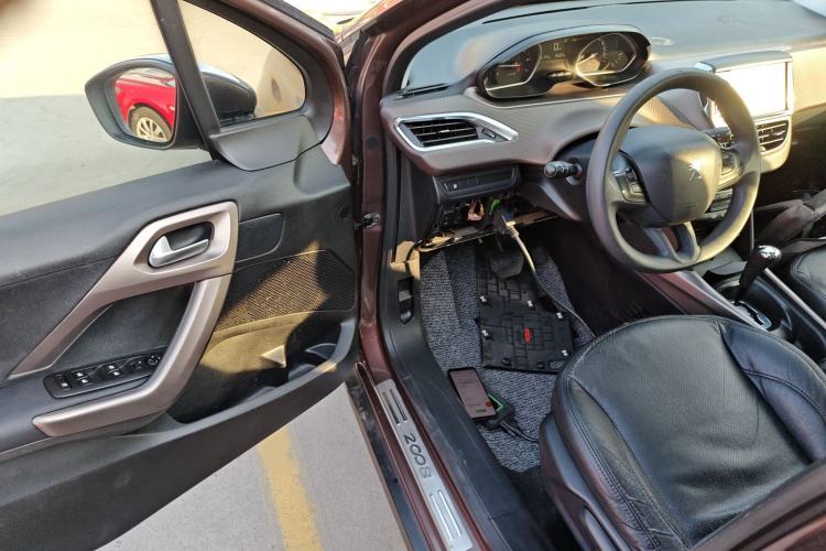 Used Peugeot 2008 2014 1.6L Automatic Fashion Edition Driver Seat