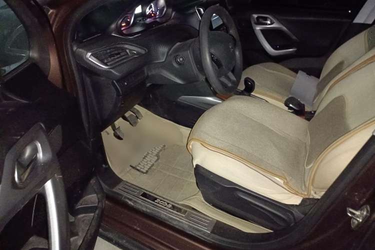 Used Peugeot 2008 2014 1.6L Manual Fashion Edition Driver Seat