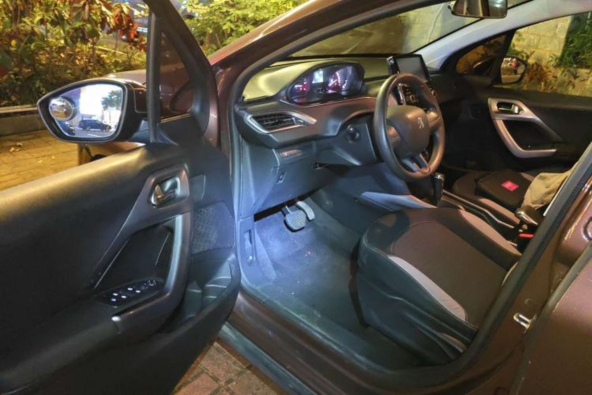 Used Peugeot 2008 2014 1.6L Automatic Trend Edition Driver Seat