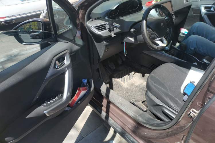 Used Peugeot 2008 2014 1.6L Manual Fashion Edition Driver Seat