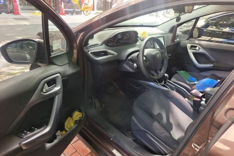 Used Peugeot 2008 2014 1.6L Automatic Fashion Edition Driver Seat