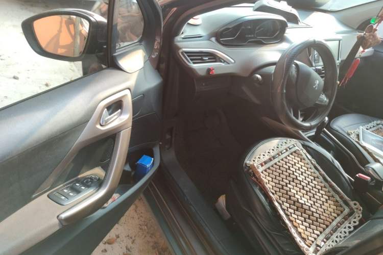 Used Peugeot 2008 2014 1.6L Automatic Fashion Edition Driver Seat