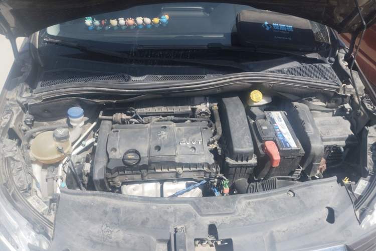 Used Peugeot 2008 2014 1.6L Automatic Navigation Edition Engine Bay