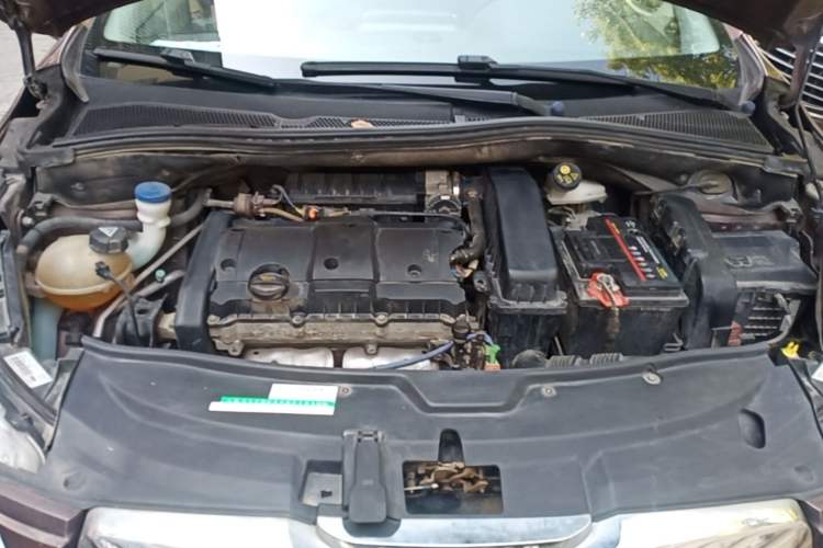 Used Peugeot 2008 2014 1.6L Manual Fashion Edition Engine Bay