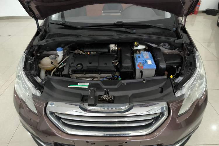 Used Peugeot 2008 2014 1.6L Automatic Fashion Edition Engine Bay