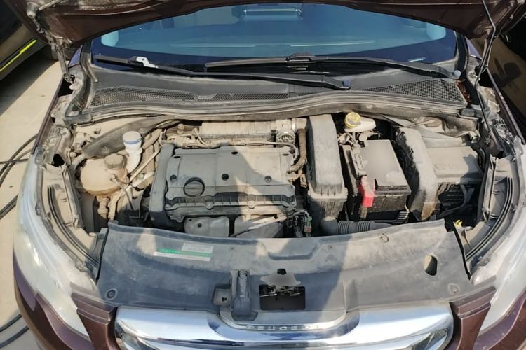 Used Peugeot 2008 2014 1.6L Manual Fashion Edition Engine Bay