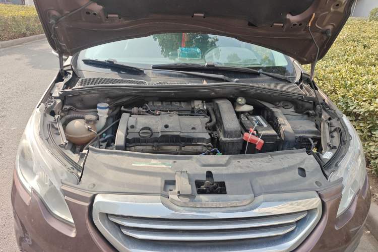 Used Peugeot 2008 2014 1.6L Manual Fashion Edition Engine Bay