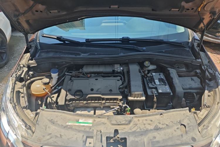 Used Peugeot 2008 2014 1.6L Automatic Fashion Edition Engine Bay