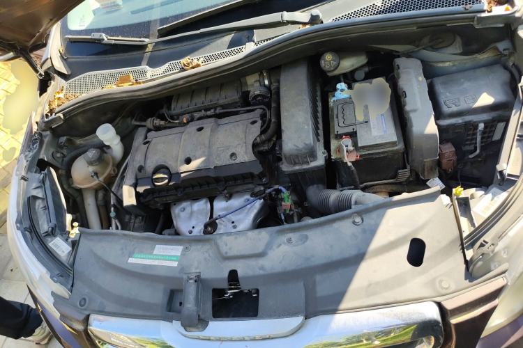 Used Peugeot 2008 2014 1.6L Manual Trend Edition Engine Bay
