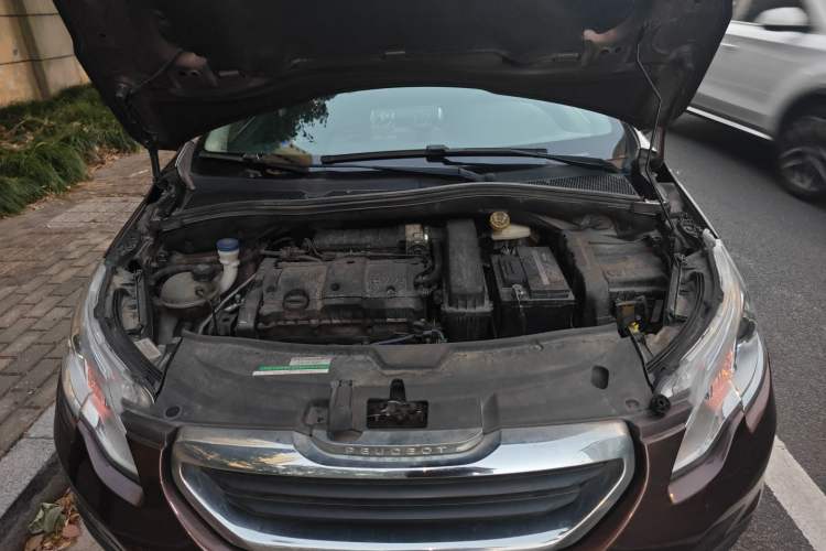 Used Peugeot 2008 2014 1.6L Automatic Trend Edition Engine Bay