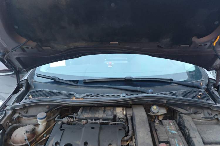 Used Peugeot 2008 2014 1.6L Automatic Fashion Edition Engine Bay
