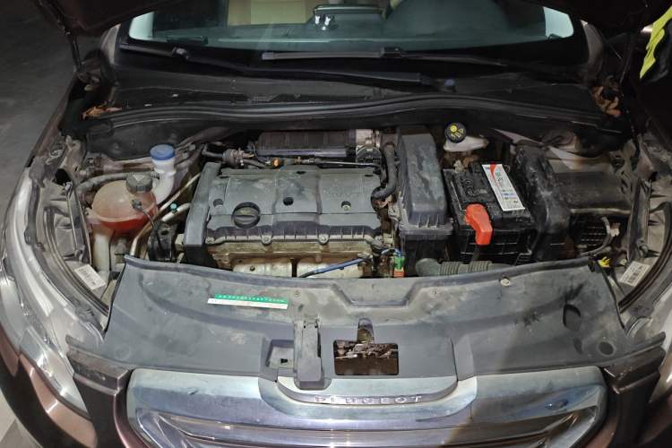 Used Peugeot 2008 2014 1.6L Manual Fashion Edition Engine Bay