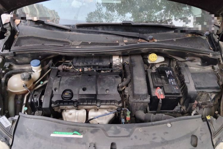 Used Peugeot 2008 2014 1.6L Automatic Navigation Edition Engine Bay