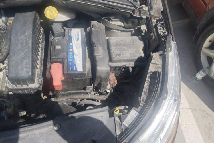 Used Peugeot 2008 2014 1.6L Automatic Navigation Edition Engine Bay Left