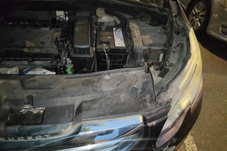 Used Peugeot 2008 2014 1.6L Automatic Fashion Edition Engine Bay Left