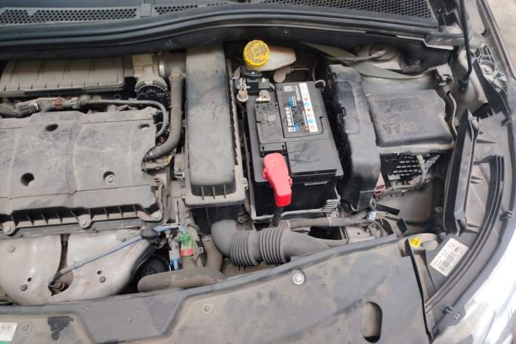 Used Peugeot 2008 2014 1.6L Automatic Fashion Edition Engine Bay Left
