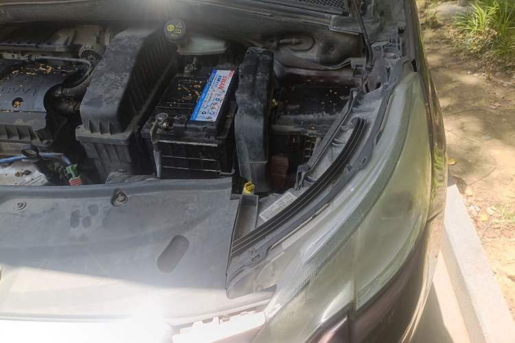 Used Peugeot 2008 2014 1.6L Manual Fashion Edition Engine Bay Left