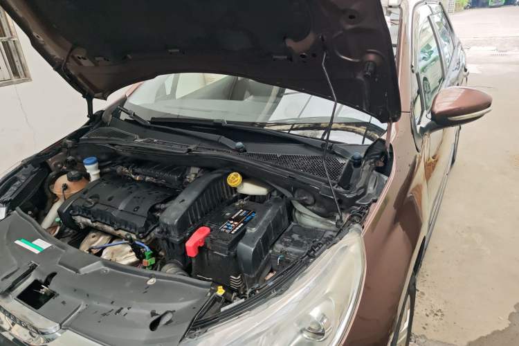 Used Peugeot 2008 2014 1.6L Manual Trend Edition Engine Bay Left