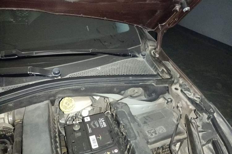 Used Peugeot 2008 2014 1.6L Manual Fashion Edition Engine Bay Left