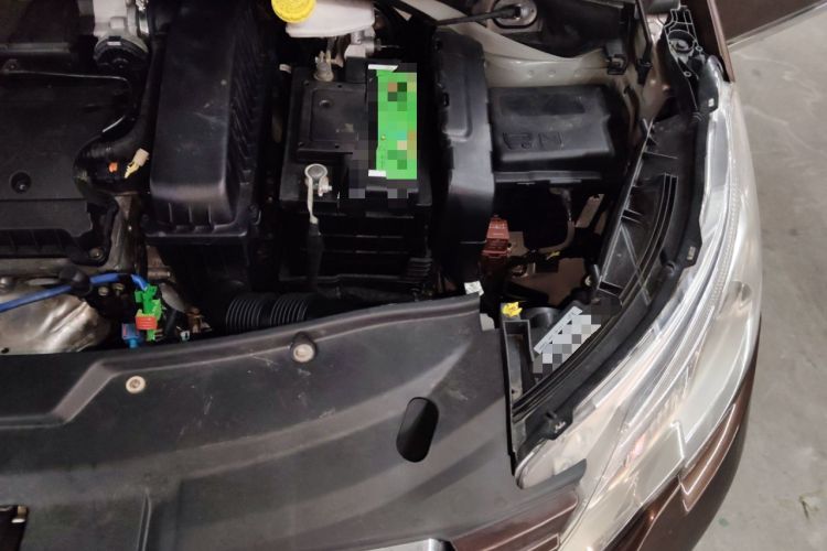 Used Peugeot 2008 2014 1.6L Automatic Navigation Edition Engine Bay Left