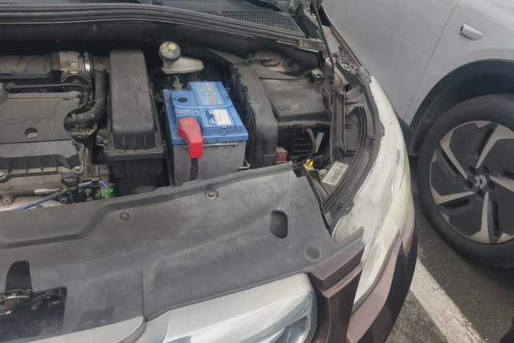 Used Peugeot 2008 2014 1.6L Automatic Fashion Edition Engine Bay Left
