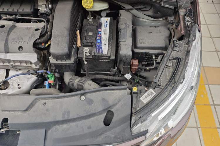 Used Peugeot 2008 2014 1.6L Automatic Fashion Edition Engine Bay Left