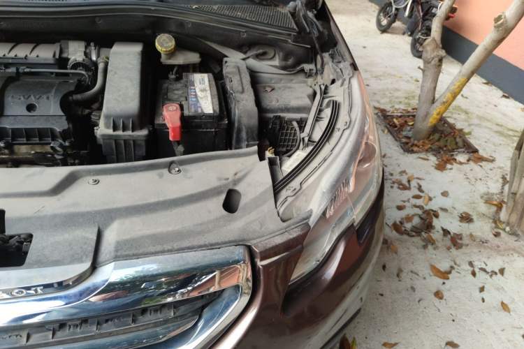 Used Peugeot 2008 2014 1.6L Automatic Fashion Edition Engine Bay Left