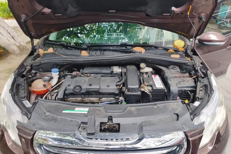 Used Peugeot 2008 2014 1.6L Automatic Fashion Edition Engine Bay