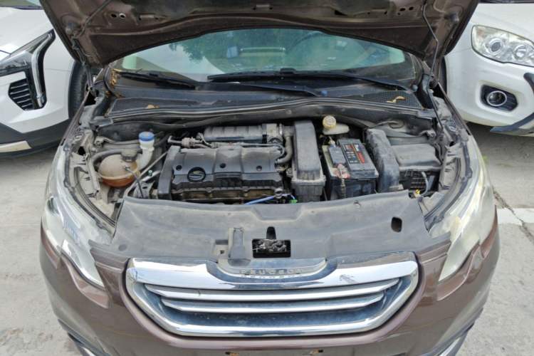 Used Peugeot 2008 2014 1.6L Automatic Navigation Edition Engine Bay