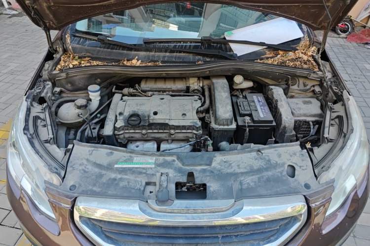 Used Peugeot 2008 2014 1.6L Manual Trend Edition Engine Bay