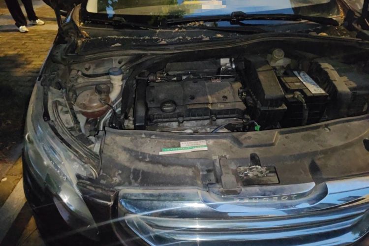 Used Peugeot 2008 2014 1.6L Automatic Fashion Edition Engine Bay Right