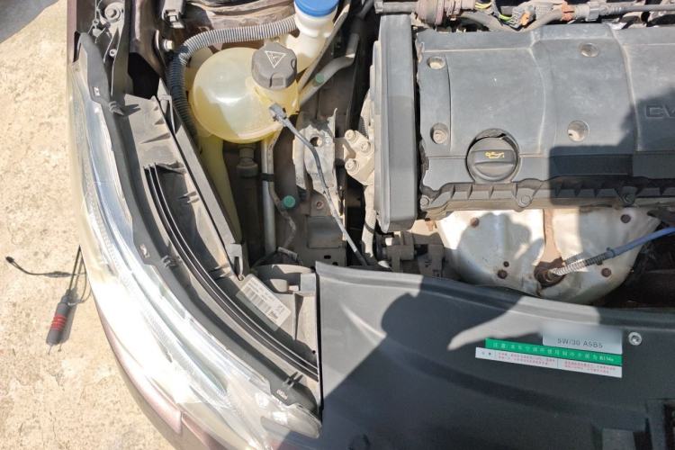 Used Peugeot 2008 2014 1.6L Automatic Fashion Edition Engine Bay Right