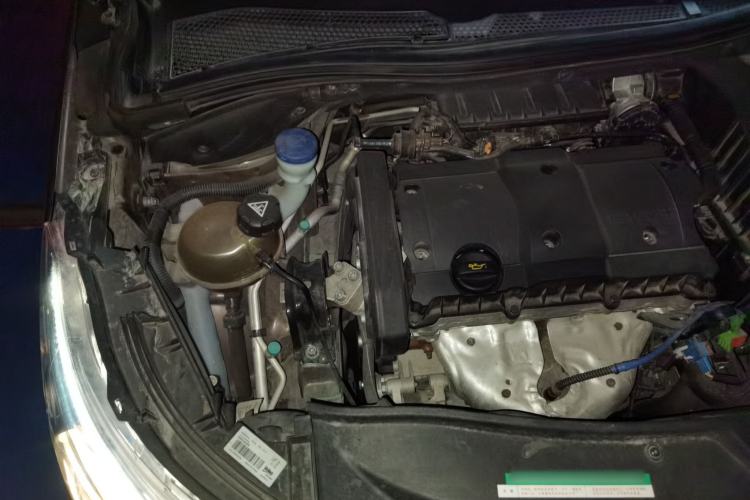 Used Peugeot 2008 2014 1.6L Automatic Navigation Edition Engine Bay Right