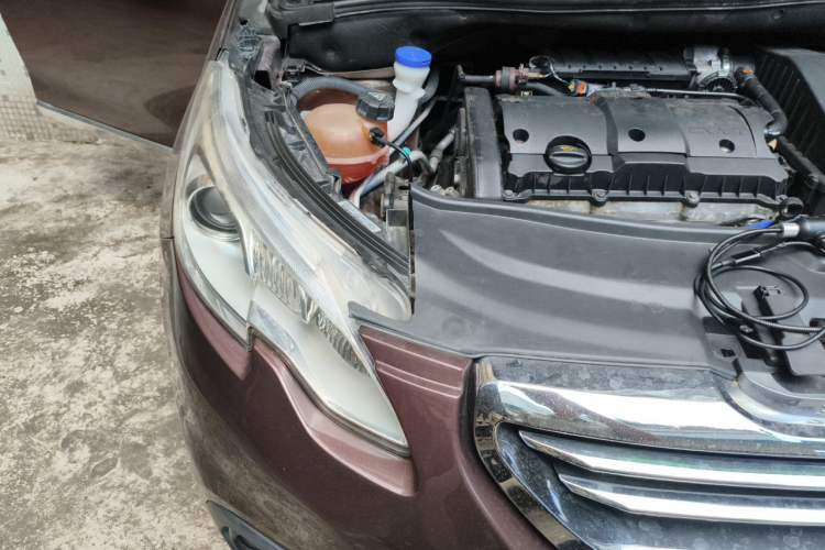 Used Peugeot 2008 2014 1.6L Automatic Fashion Edition Engine Bay Right