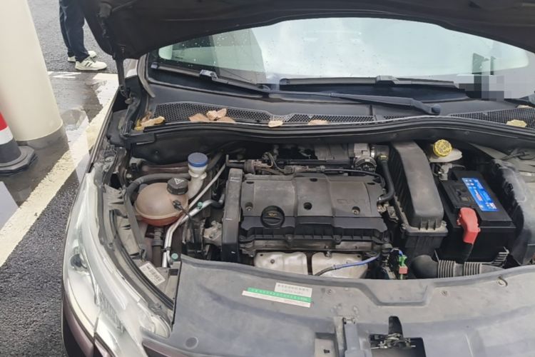 Used Peugeot 2008 2014 1.6L Manual Fashion Edition Engine Bay Right