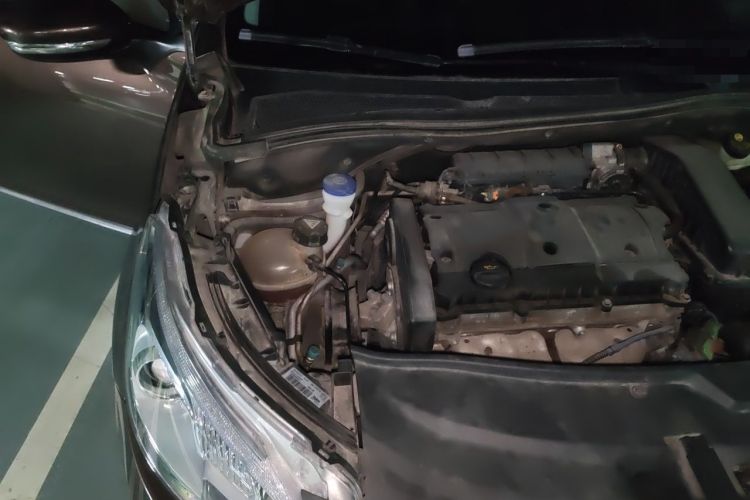 Used Peugeot 2008 2014 1.6L Manual Fashion Edition Engine Bay Right