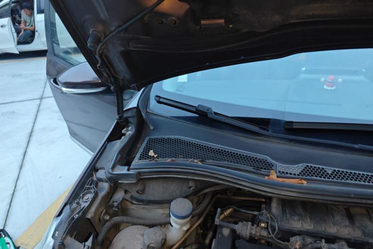 Used Peugeot 2008 2014 1.6L Automatic Fashion Edition Engine Bay Right