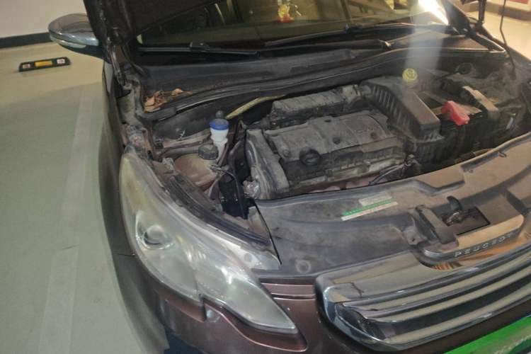 Used Peugeot 2008 2014 1.6L Automatic Fashion Edition Engine Bay Right