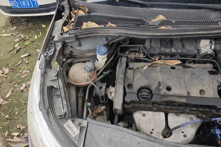 Used Peugeot 2008 2014 1.6L Automatic Trend Edition Engine Bay Right