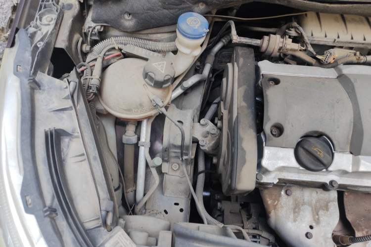 Used Peugeot 2008 2014 1.6L Automatic Fashion Edition Engine Bay Right