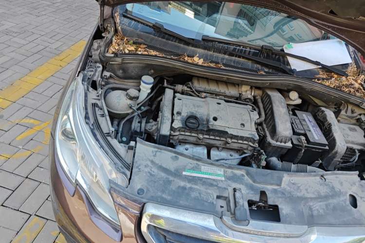 Used Peugeot 2008 2014 1.6L Manual Trend Edition Engine Bay Right