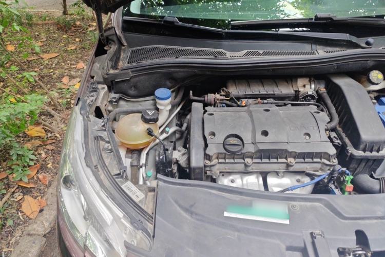 Used Peugeot 2008 2014 1.6L Automatic Trend Edition Engine Bay Right