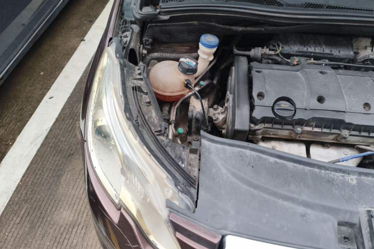 Used Peugeot 2008 2014 1.6L Automatic Trend Edition Engine Bay Right