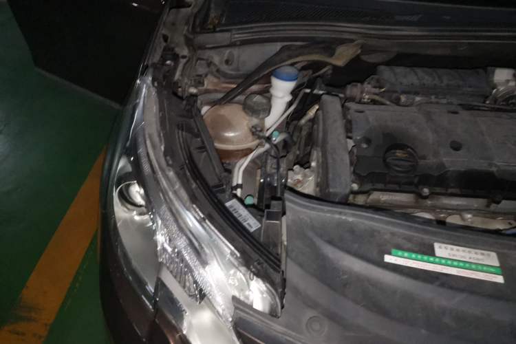 Used Peugeot 2008 2014 1.6L Automatic Fashion Edition Engine Bay Right